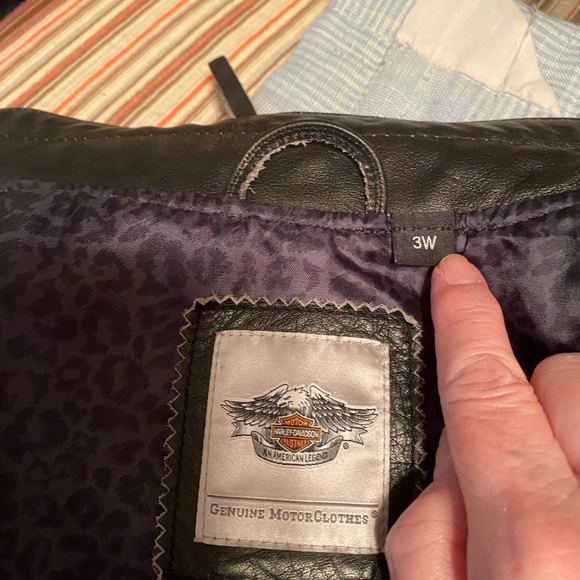 Ladies leather Harley Davidson 2 in 1 vest and jacket. - Picture 3 of 6
